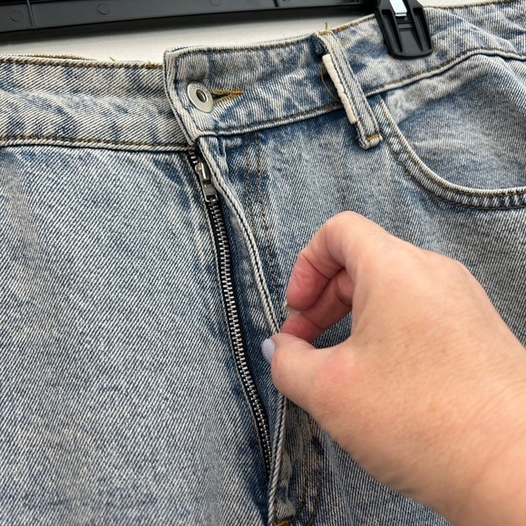 ASOS Collusion x005 Straight Leg Light Mineral Blue Wash Mom Jeans - Picture 4 of 12